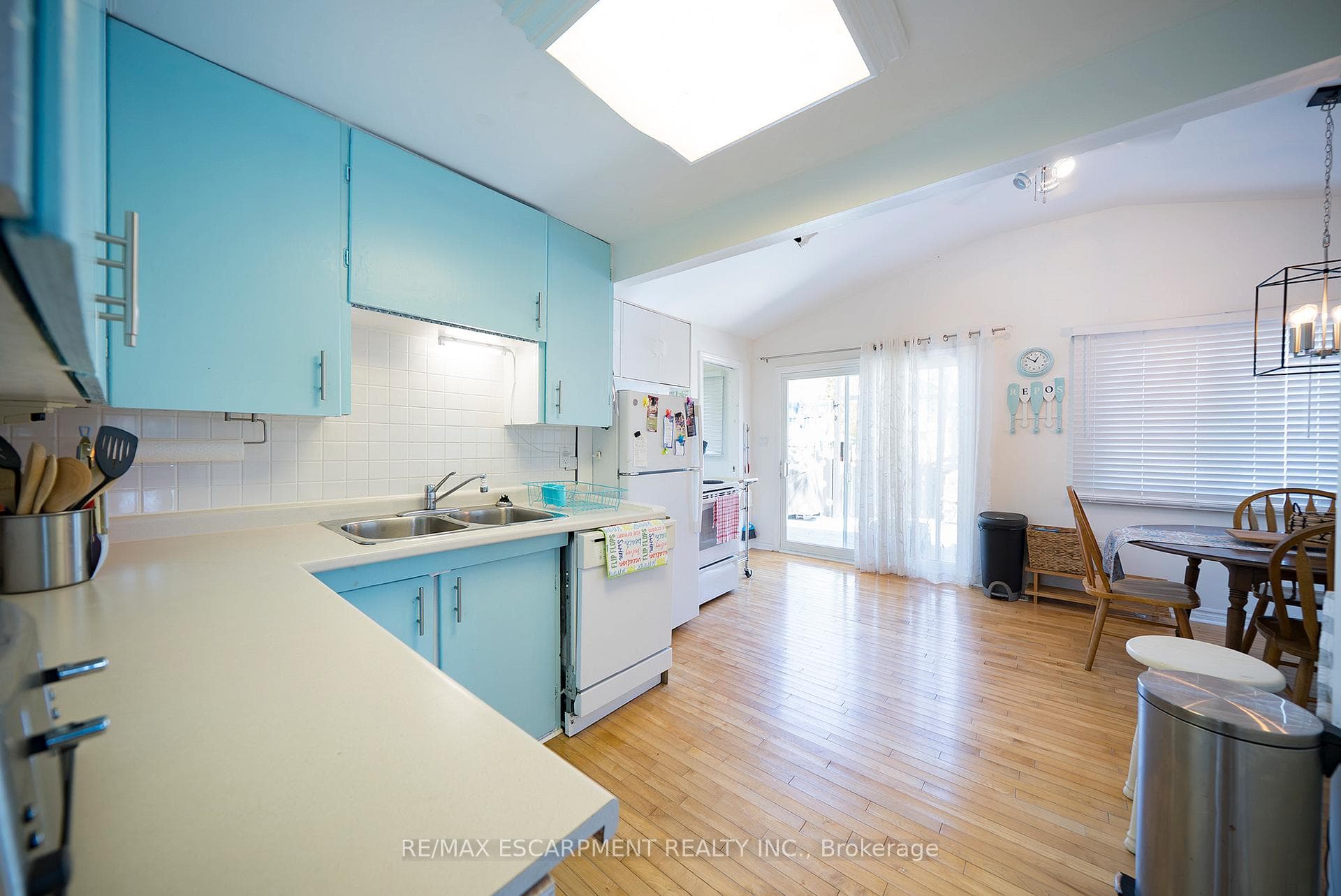 21 FERRIS Street photo 19
