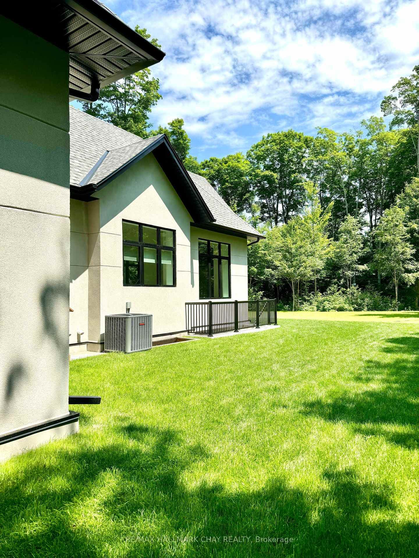 20 Gallagher Crescent photo 36