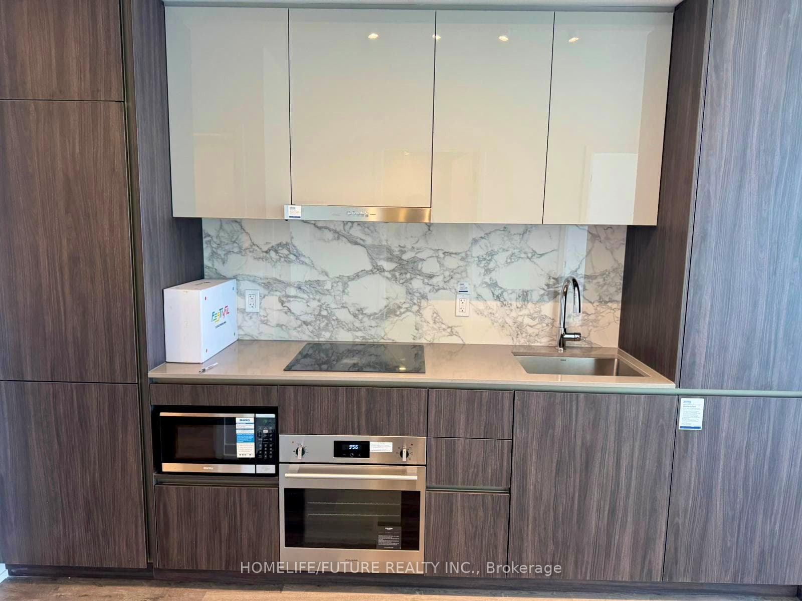 8 Interchange Way Unit 4811 photo 3