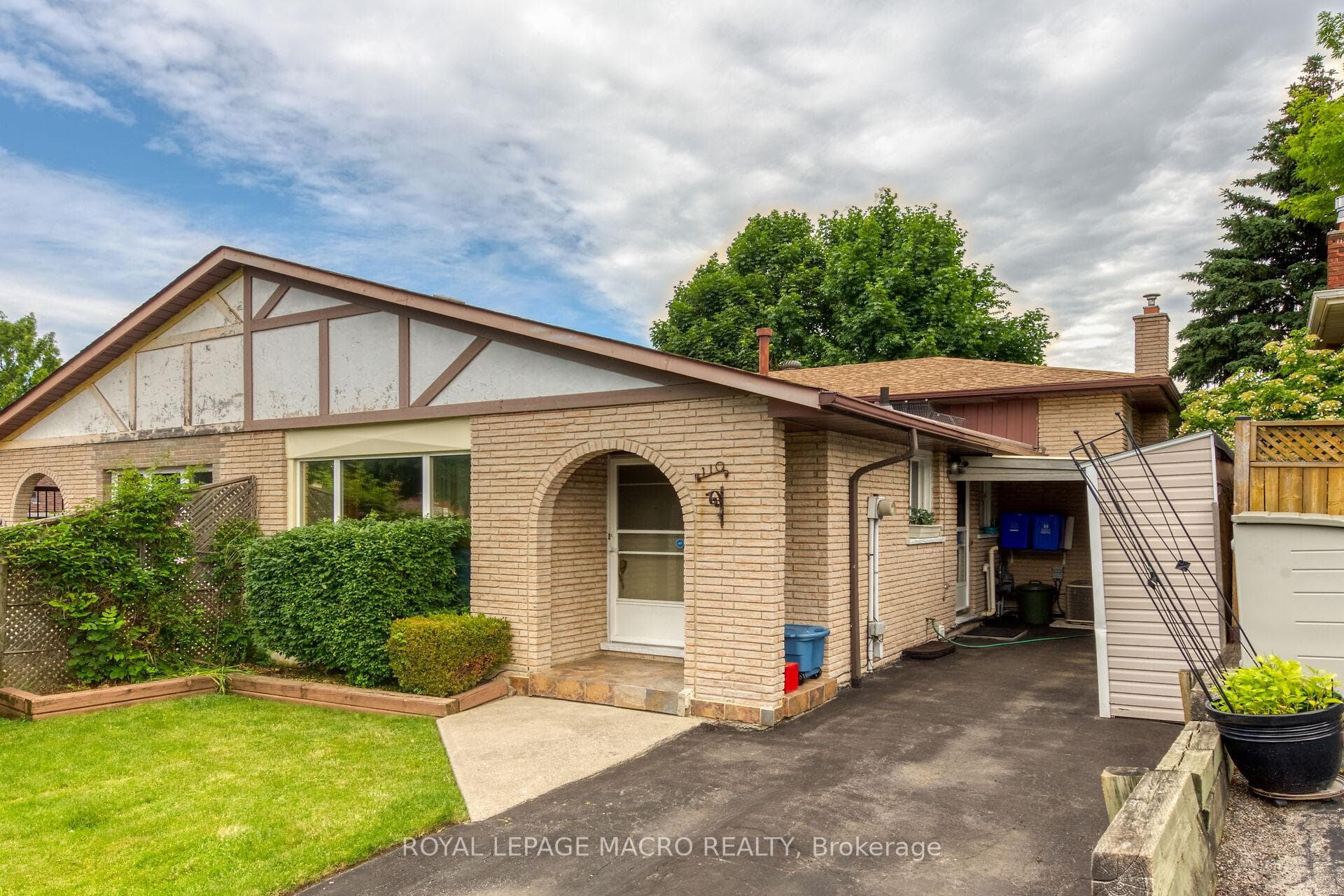 110 Guildwood Drive photo 1
