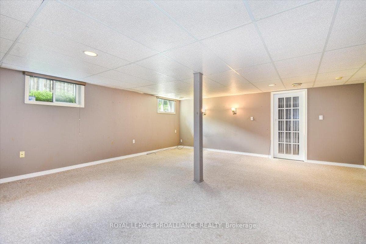 34 South Maloney Street photo 20