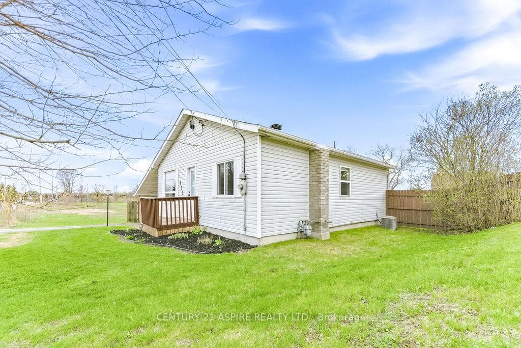 832 River Road photo 2