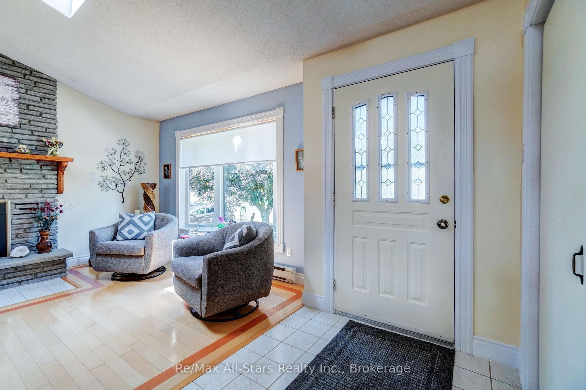 16 Cedartree Lane photo 4