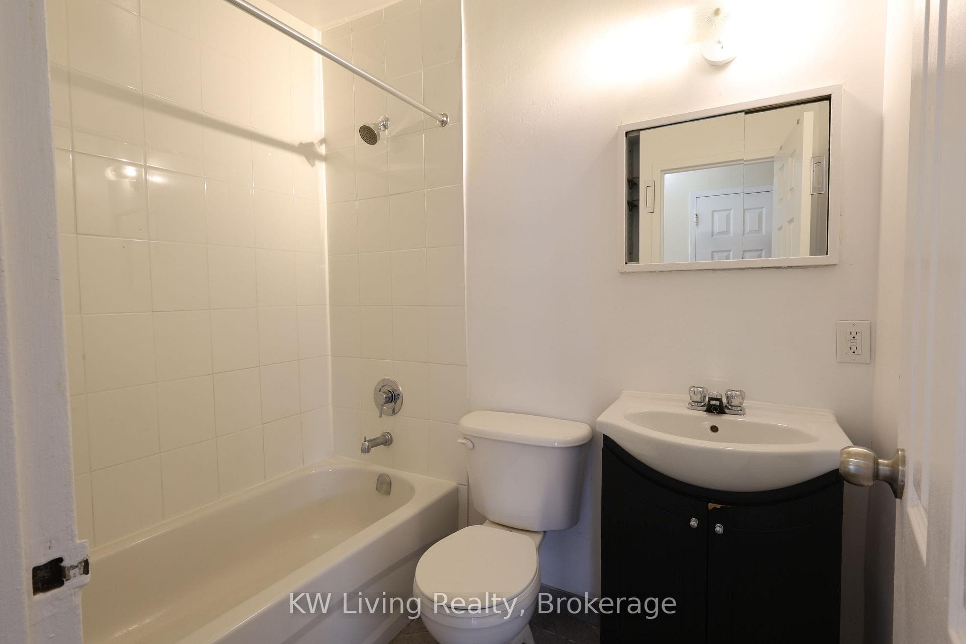 480 Lakeshore Road Unit 301 photo 20