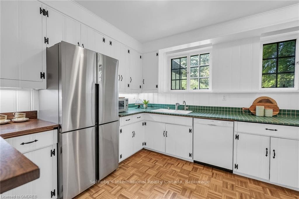 156 JOHN Street photo 22