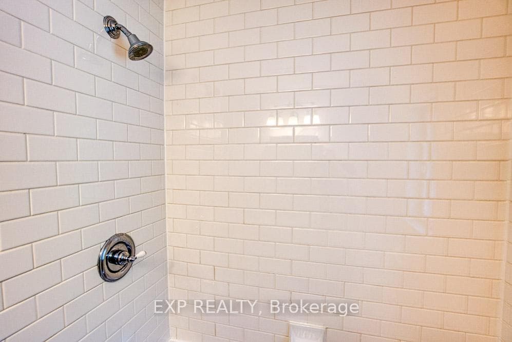 413 Holland Avenue photo 41