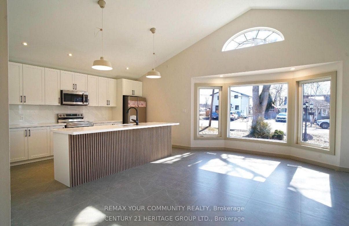 236 Simcoe Avenue photo 17