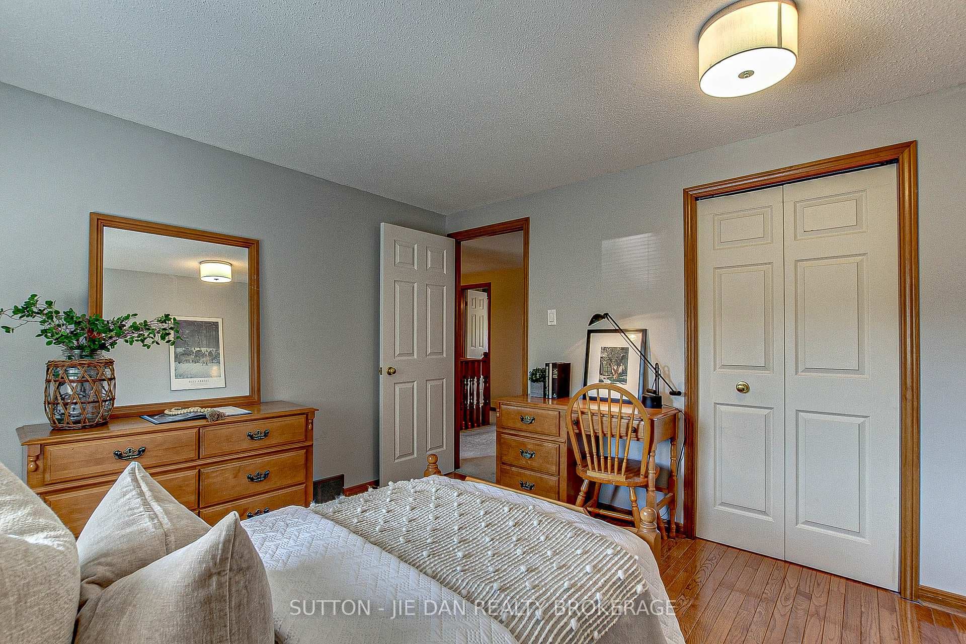 35 Nanette Crescent photo 22