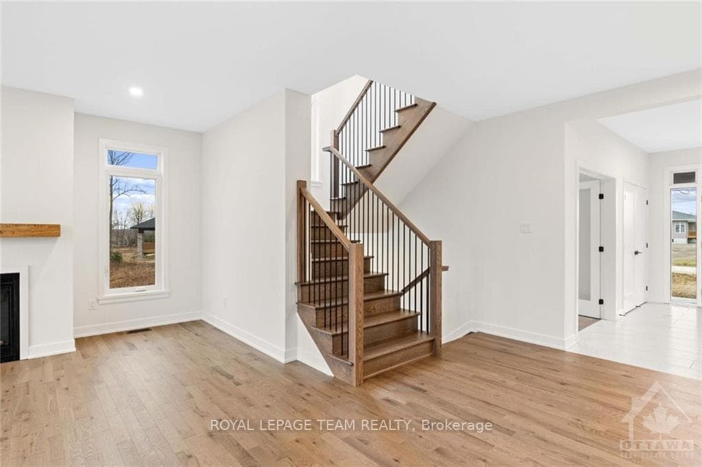 131 CASSIDY Crescent photo 16