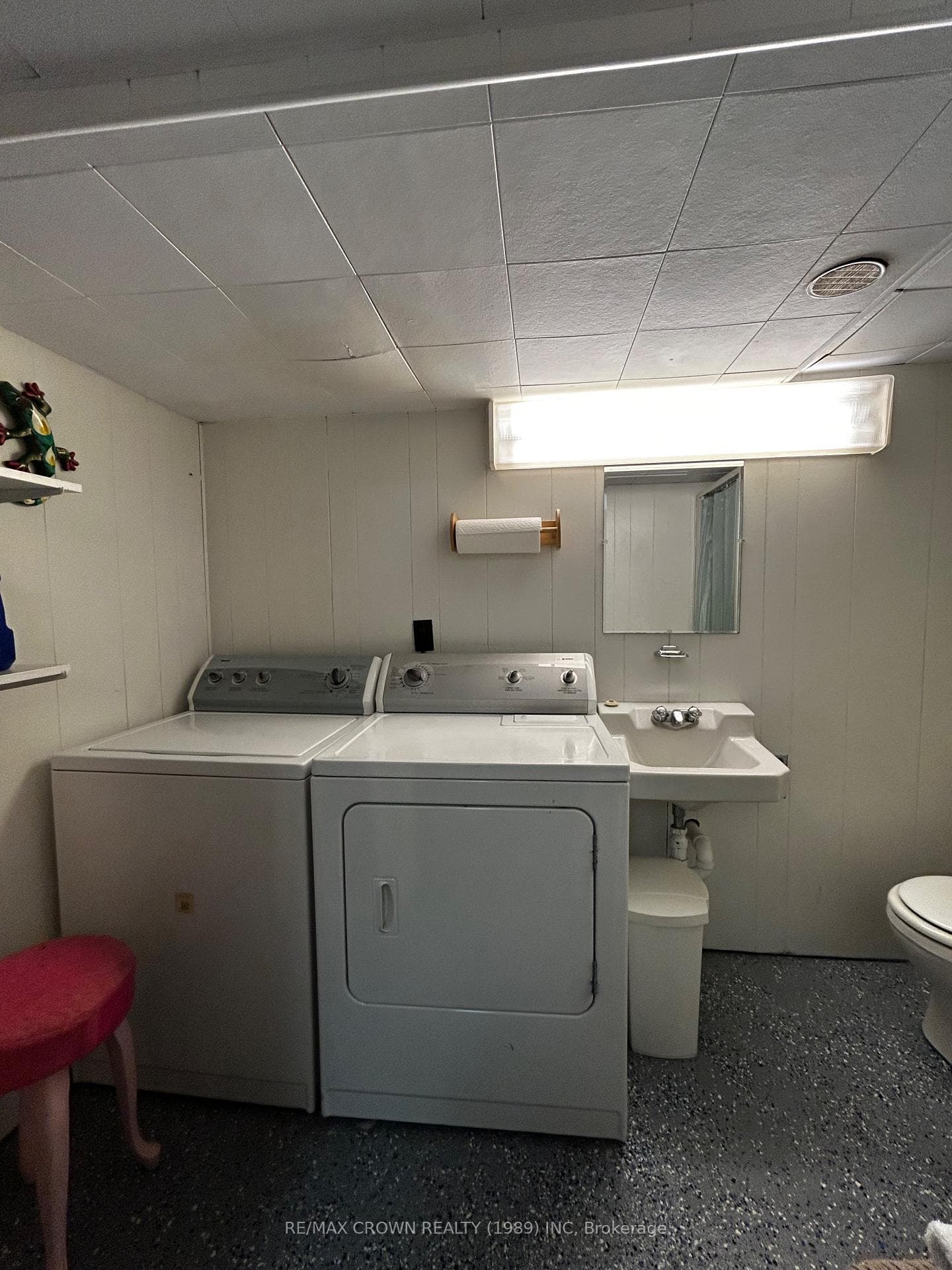 lower level laundry with 3pc bathroom