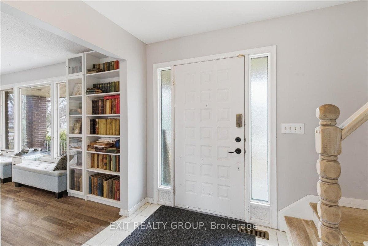 198 Chatterton Valley Crescent photo 7