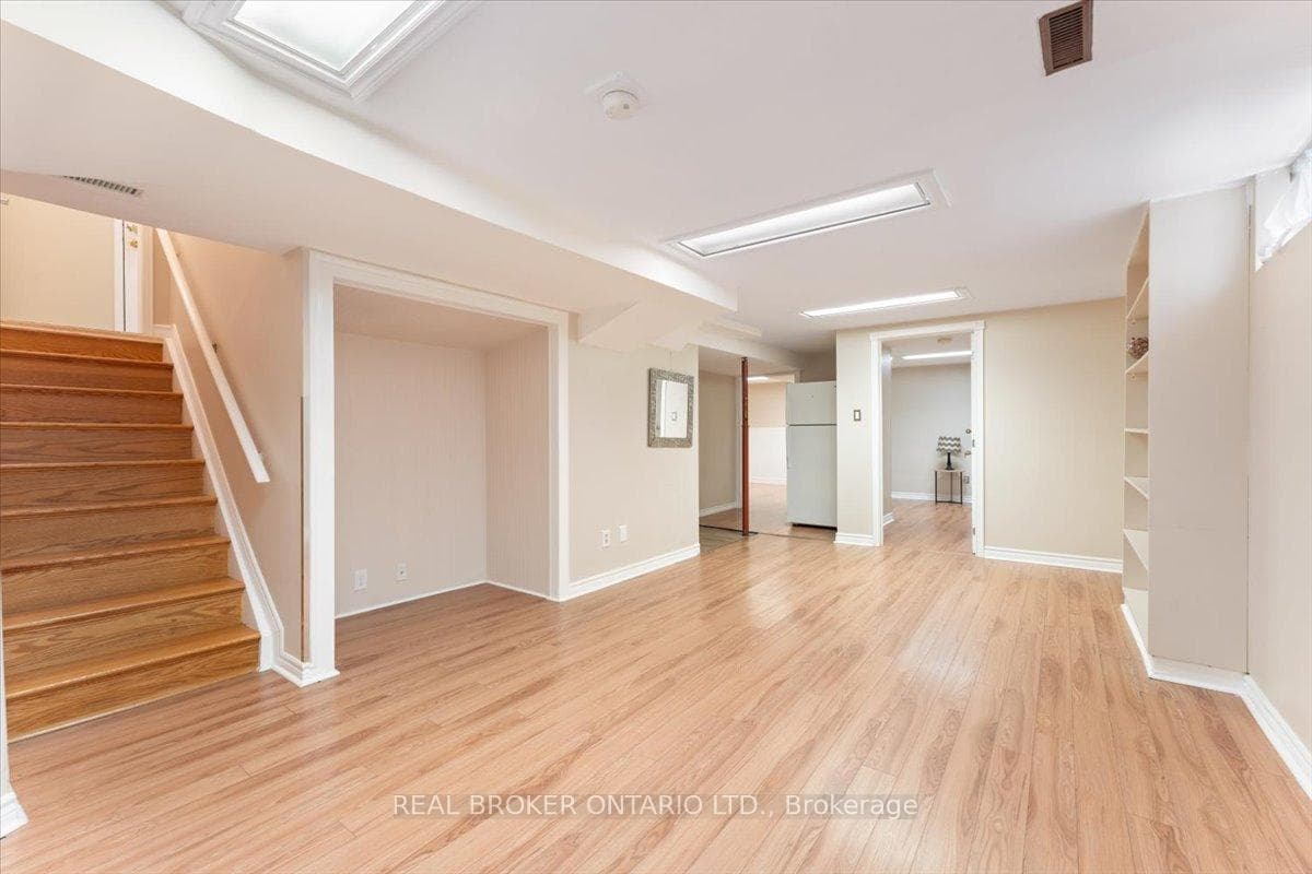 341 Celtic Drive photo 26