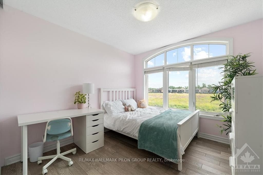 334 AXIS Way photo 20
