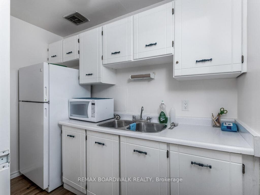 Common Area - Party Room Kitchen