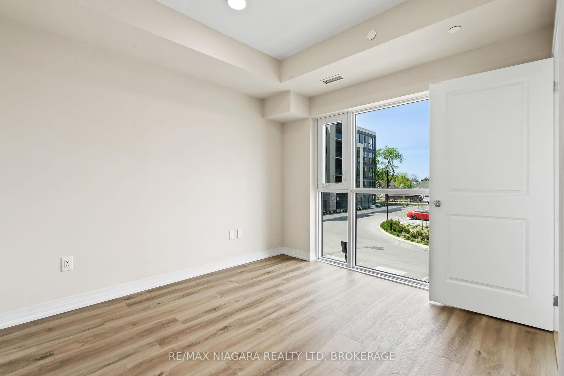 50 HERRICK Avenue Unit 204 photo 11