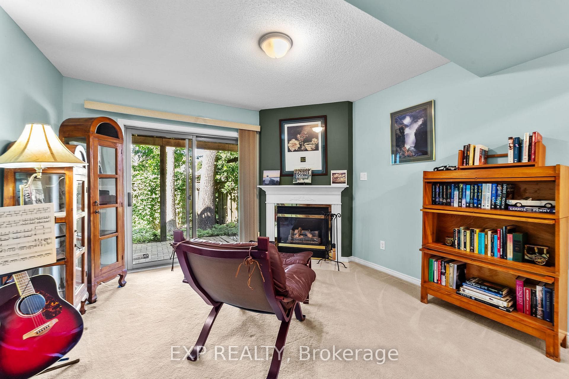 609 COLBORNE Street Unit 11 photo 29