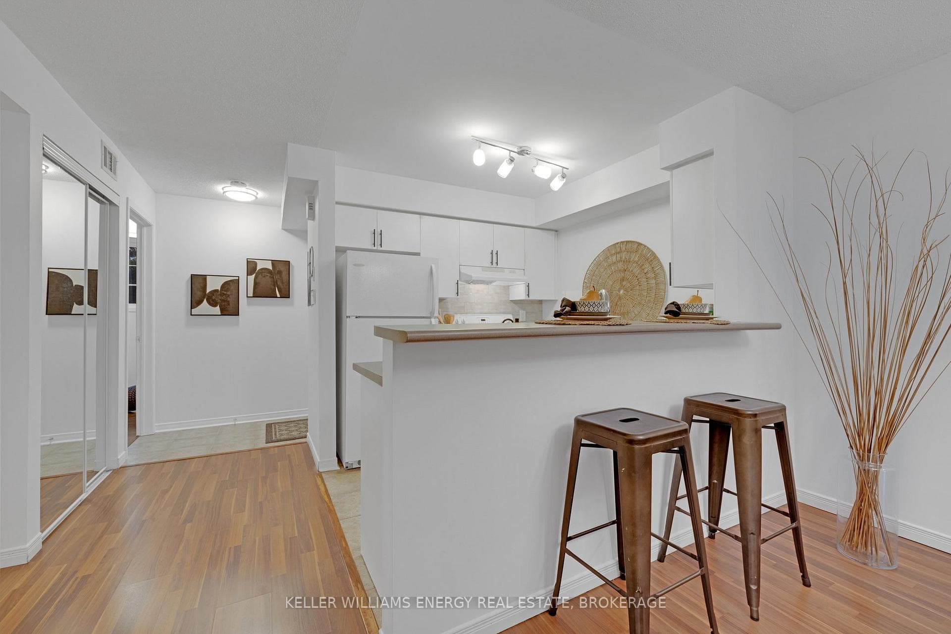 6 Petra Way Unit 1 photo 6