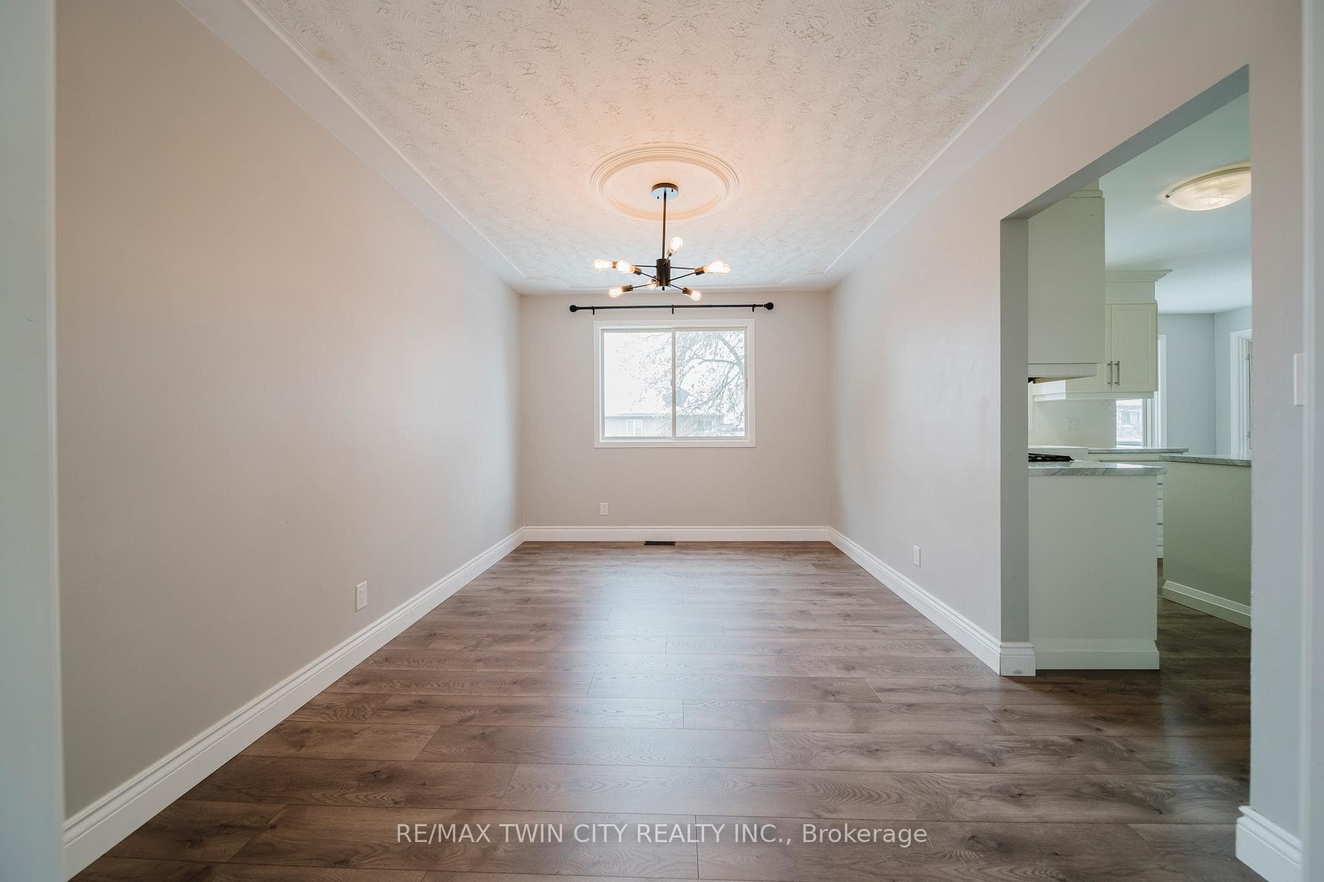 7 Campbell Place photo 9