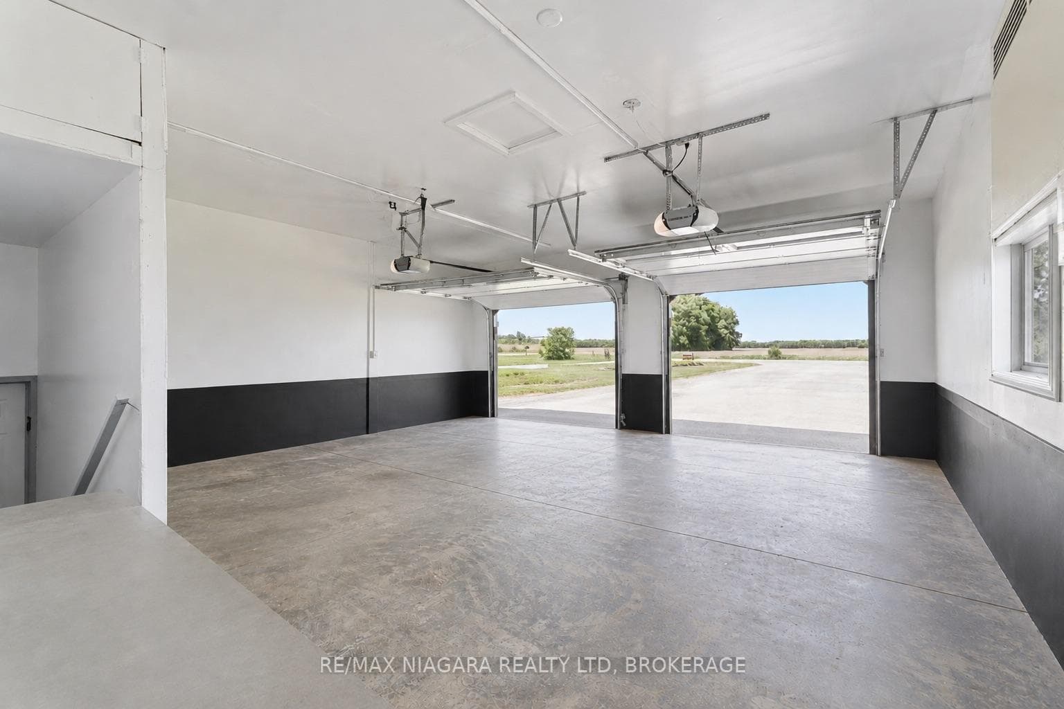 661 Carl Road photo 32