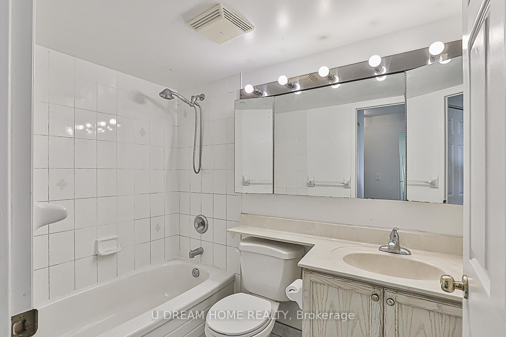 1 Pemberton Avenue Unit 605 photo 26