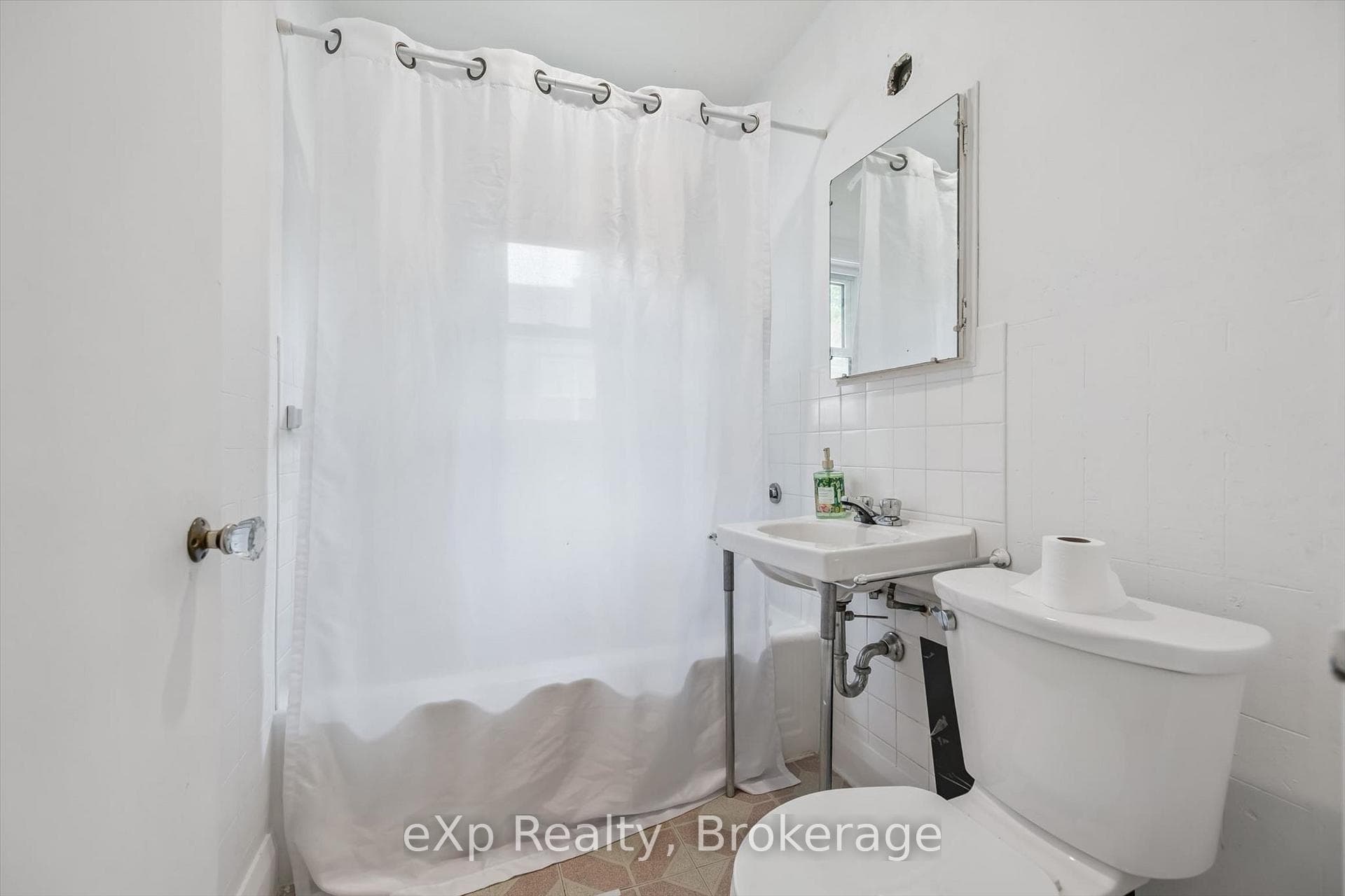 151 Hungerford Road photo 27