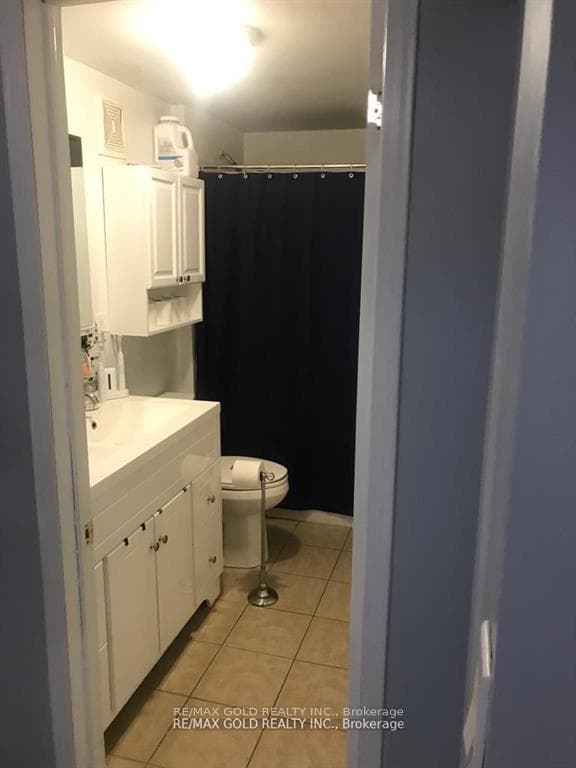 27 Middlecote Drive Unit Bsmt photo 16