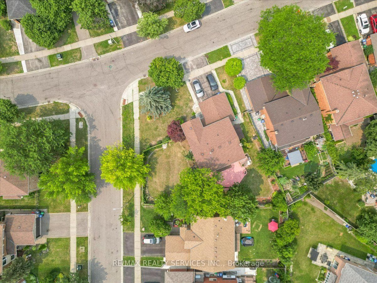 79 Burgby Avenue photo 5