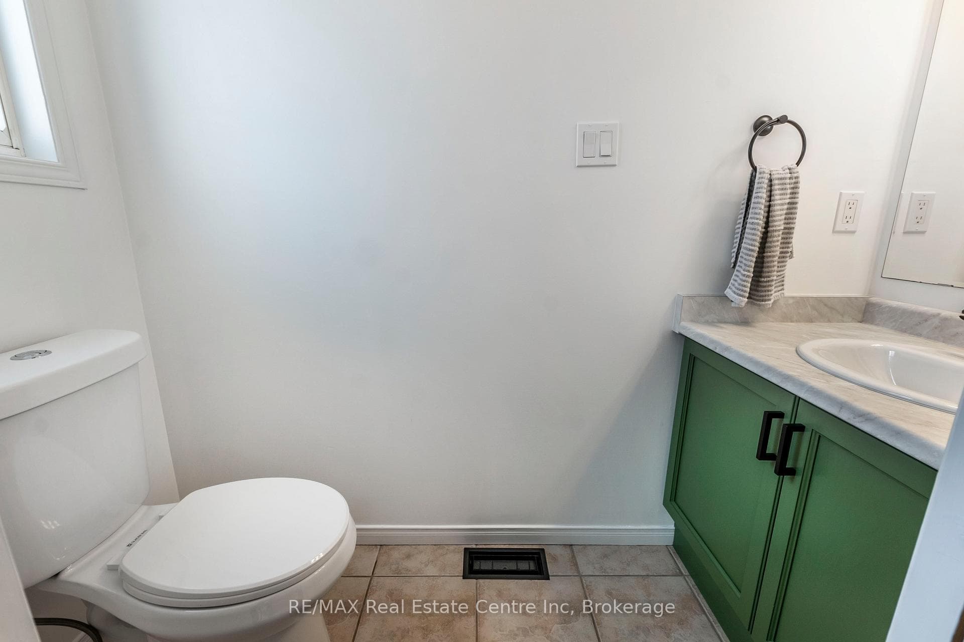 41 Milson Crescent photo 13