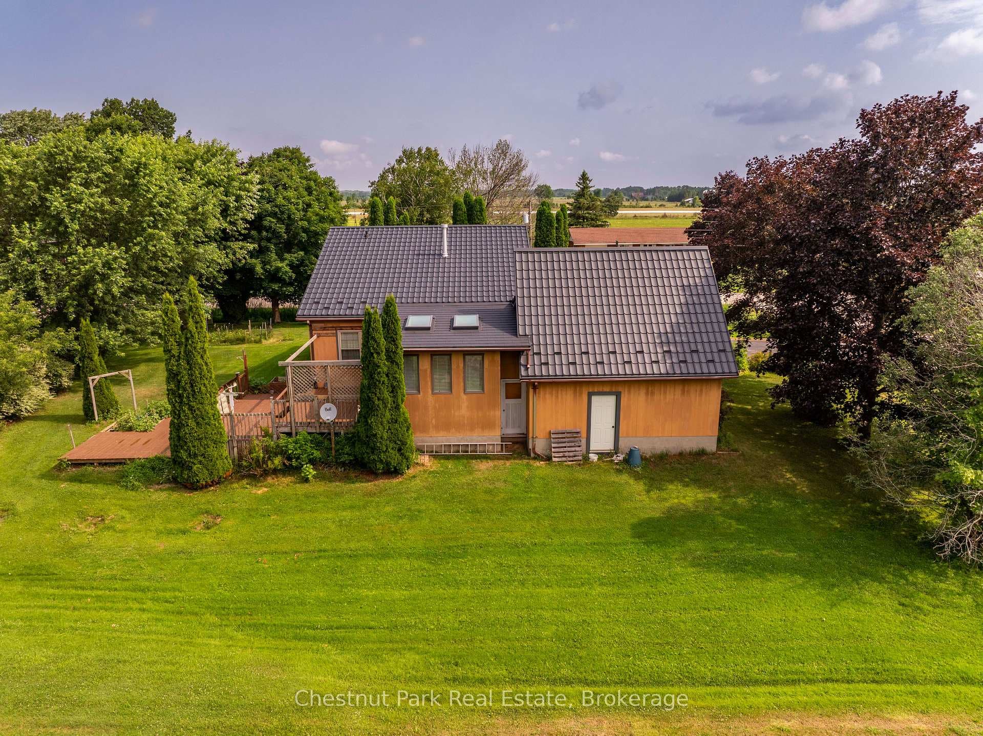 384 Urstadt Street photo 32