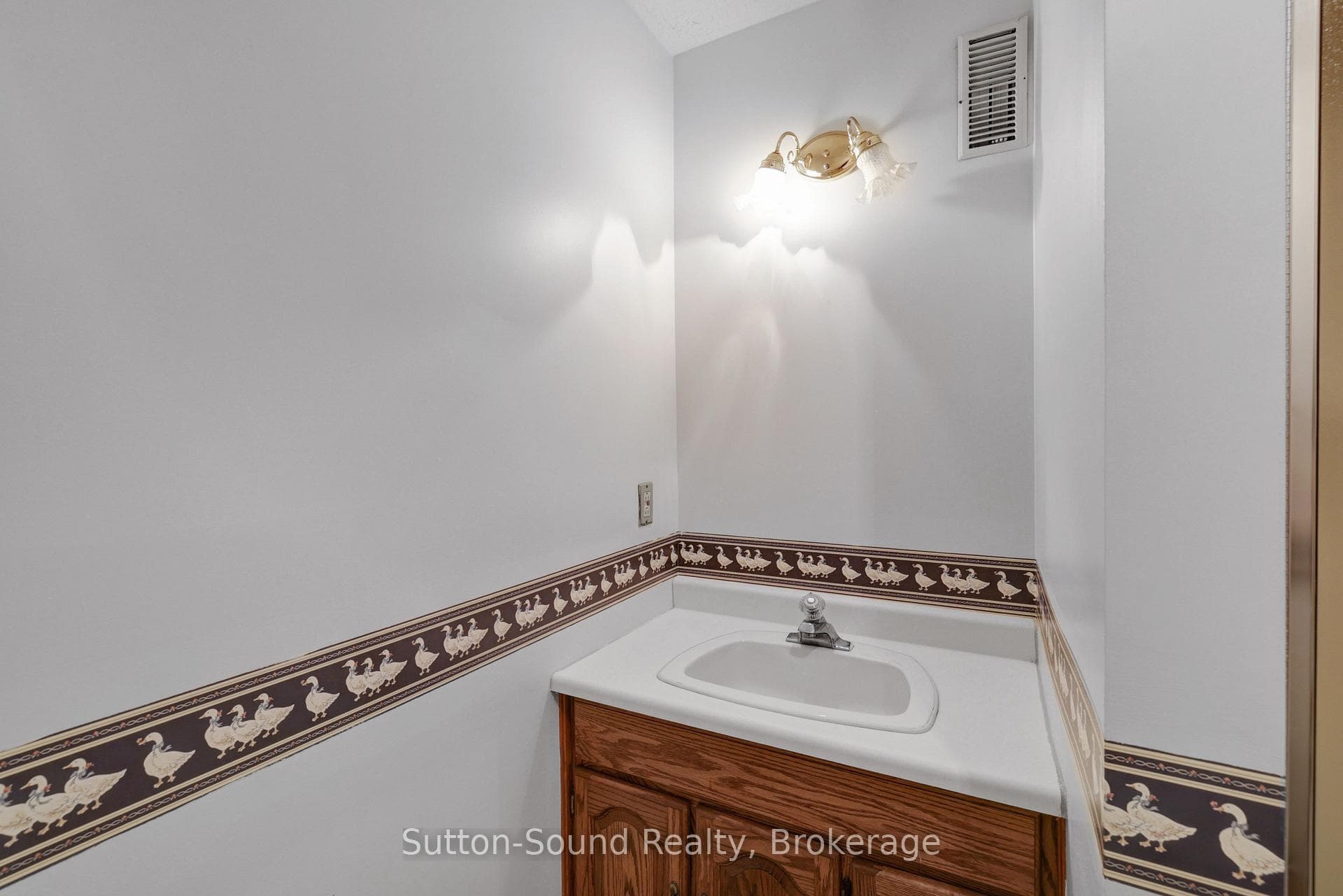 460 8TH Avenue photo 39