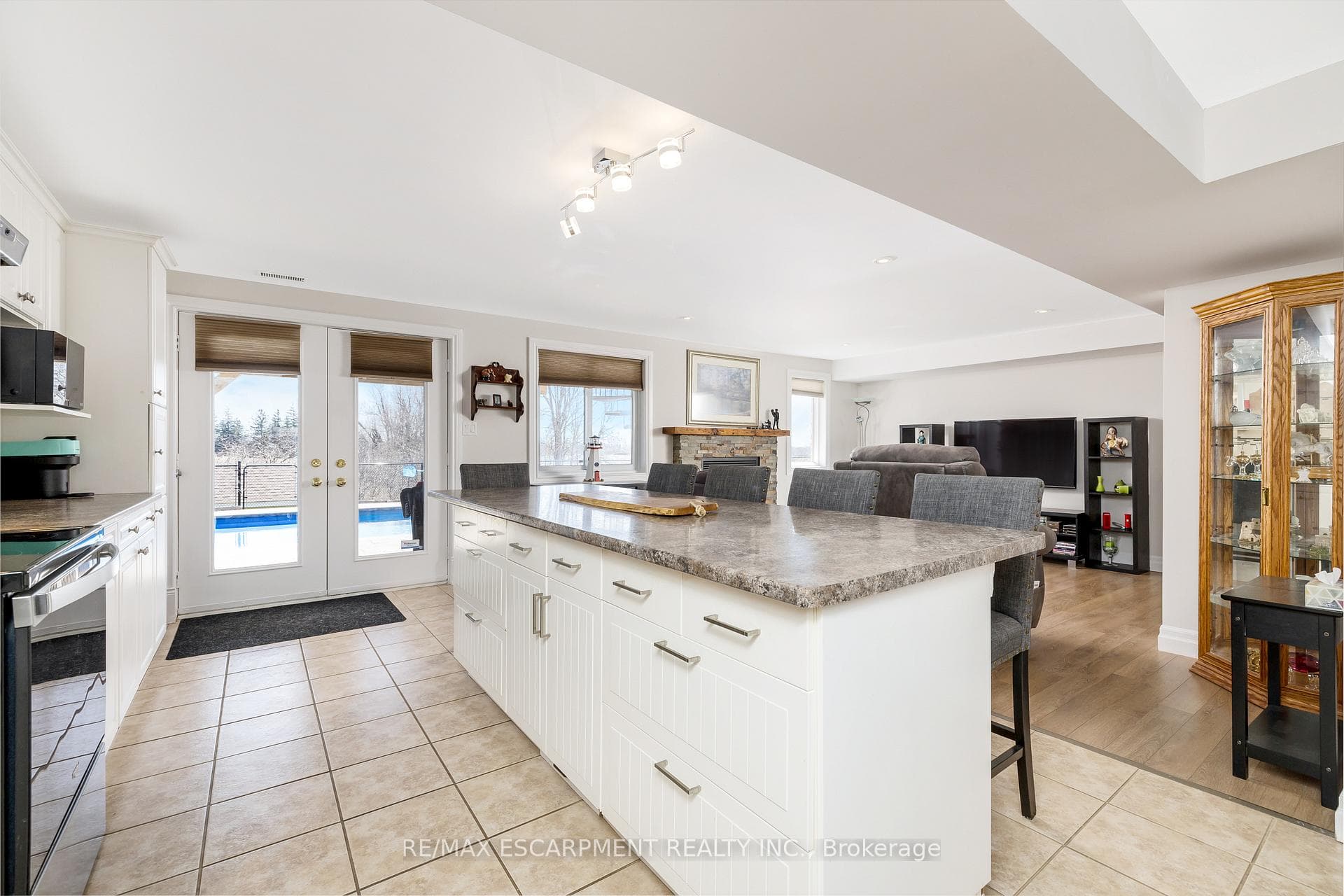 168 Parkinson Drive photo 26