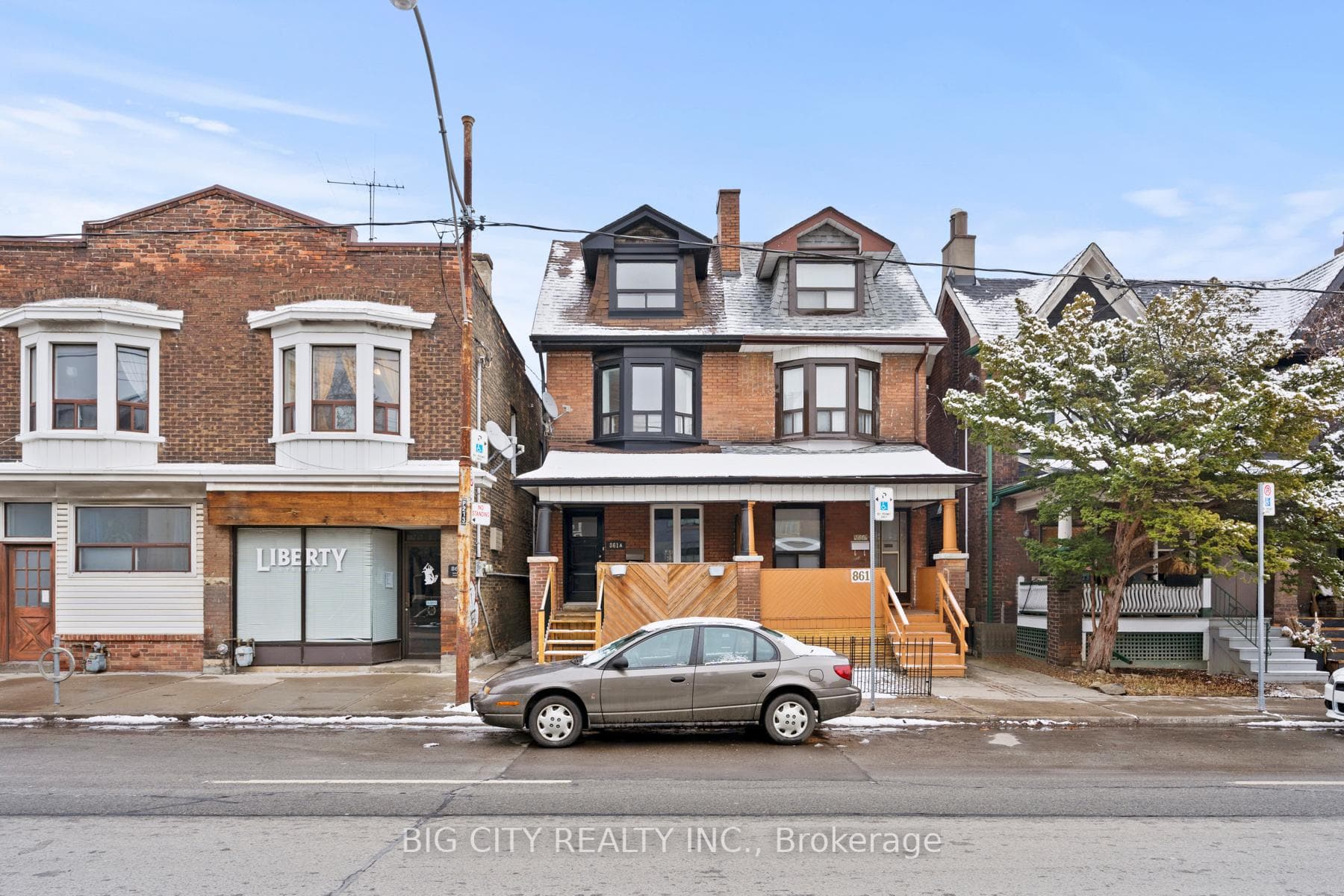 861A Dovercourt Road Unit Upper photo 39