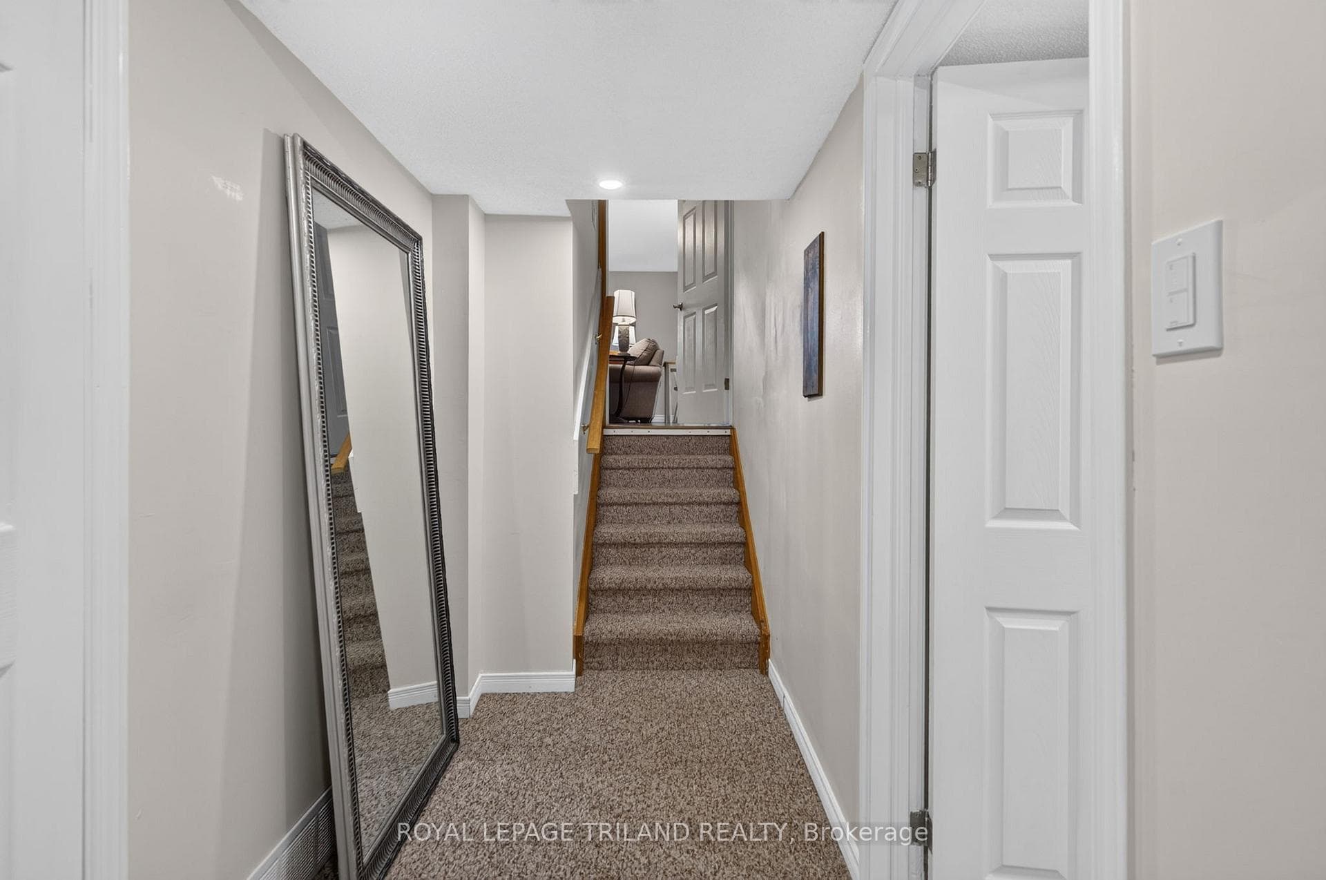 56 Parkview Crescent photo 29