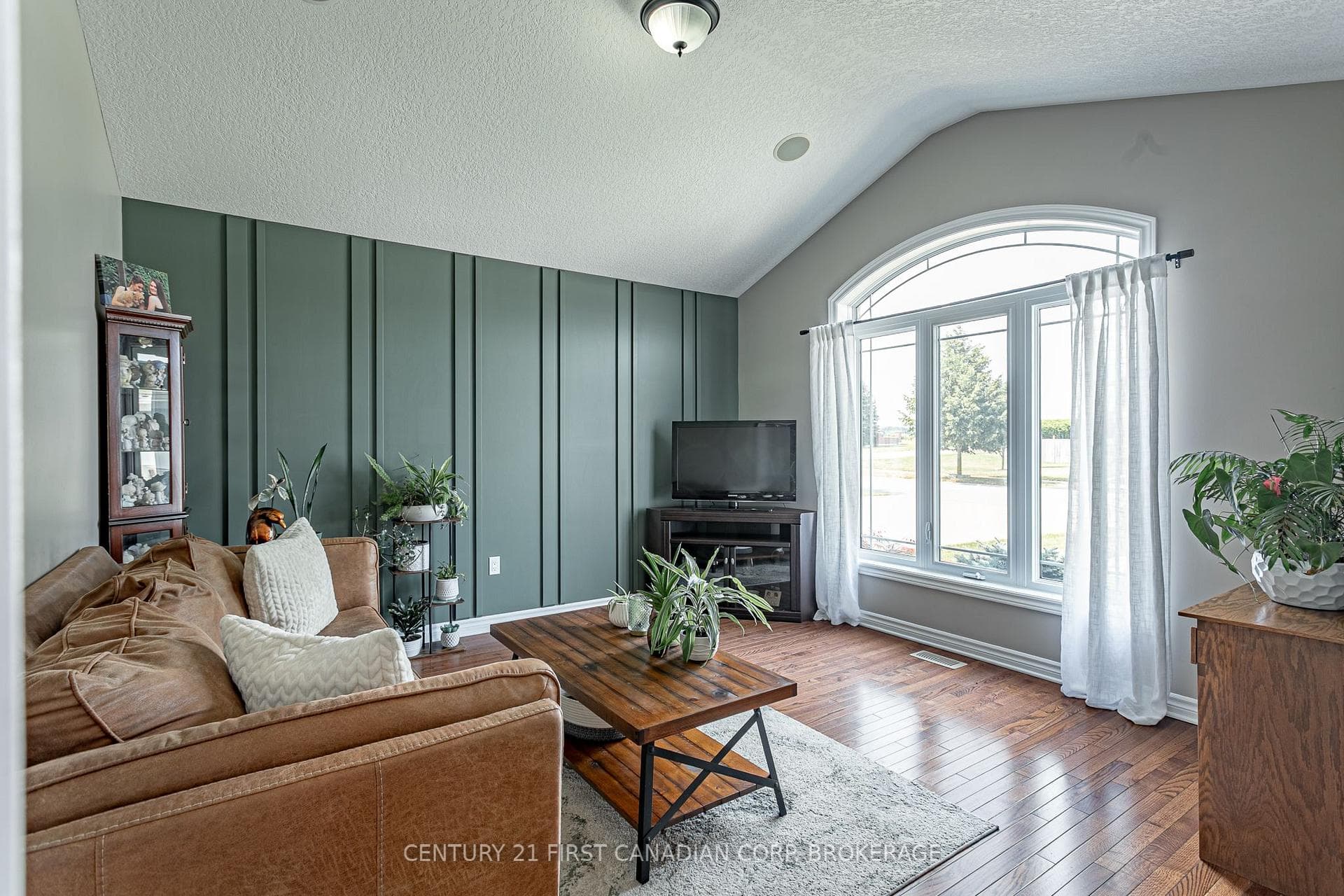 270 Boyd Boulevard photo 6
