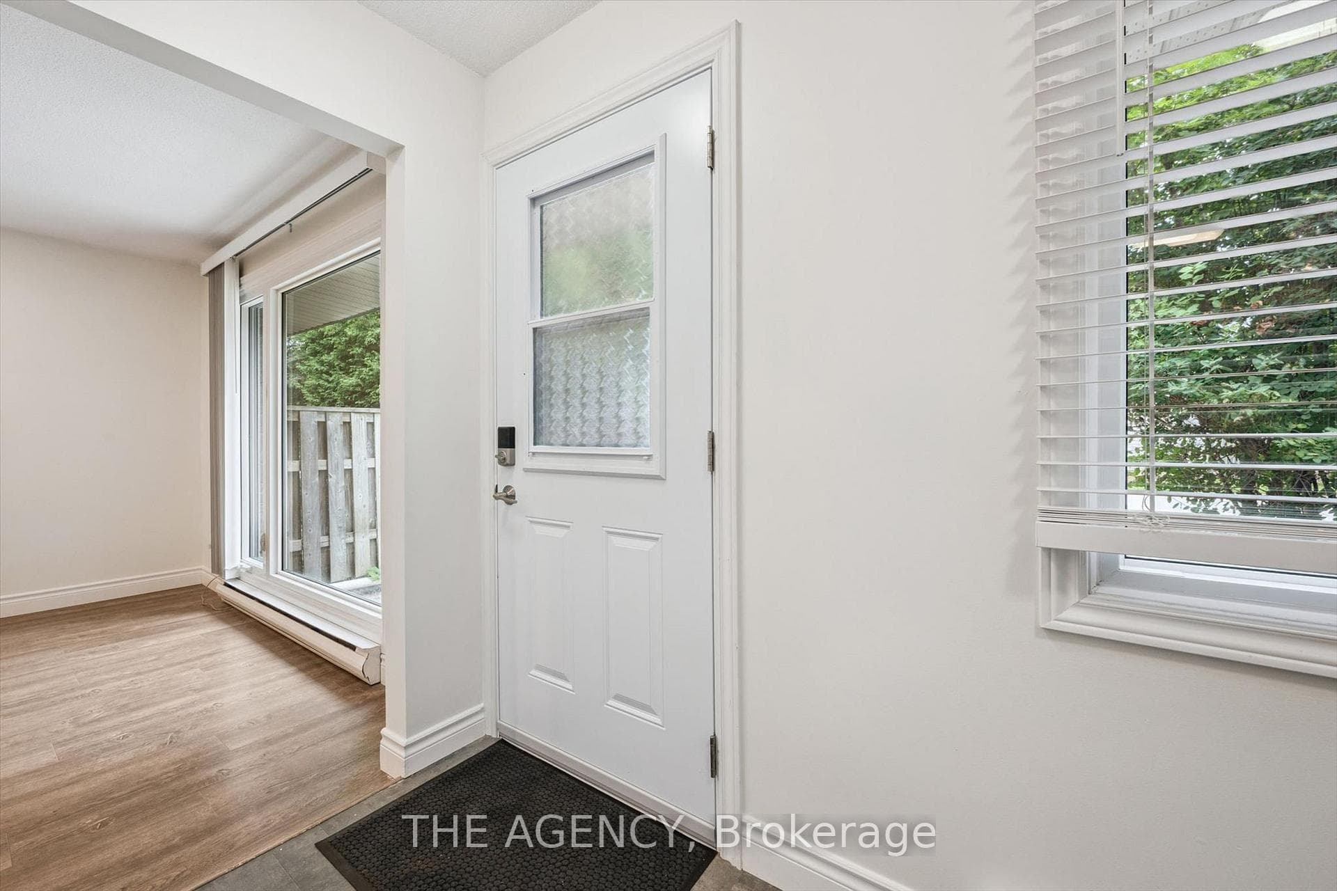 410 SCOTTSDALE Drive photo 3