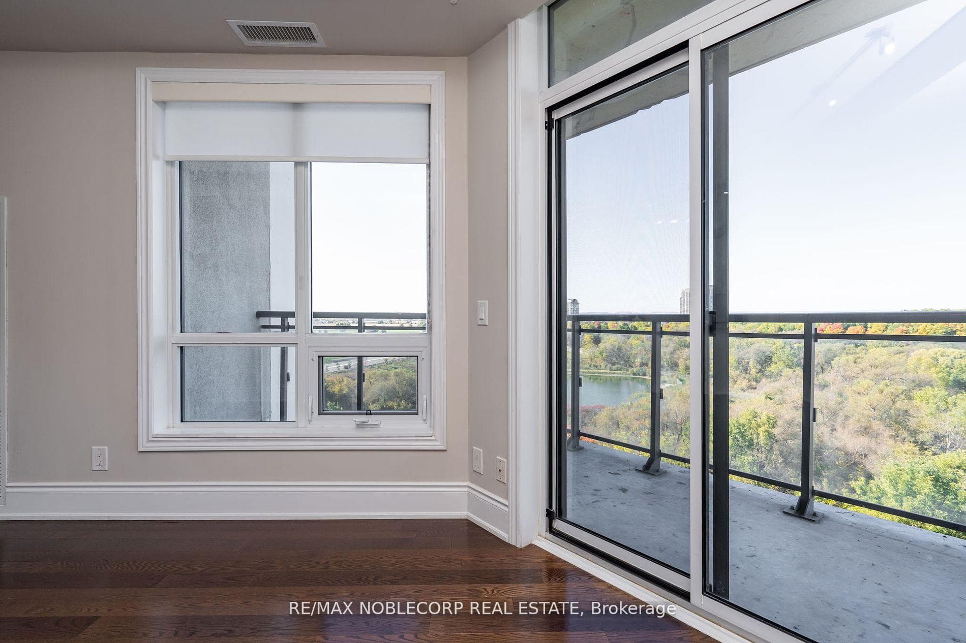840 Queens Plate Drive Unit 805 photo 14