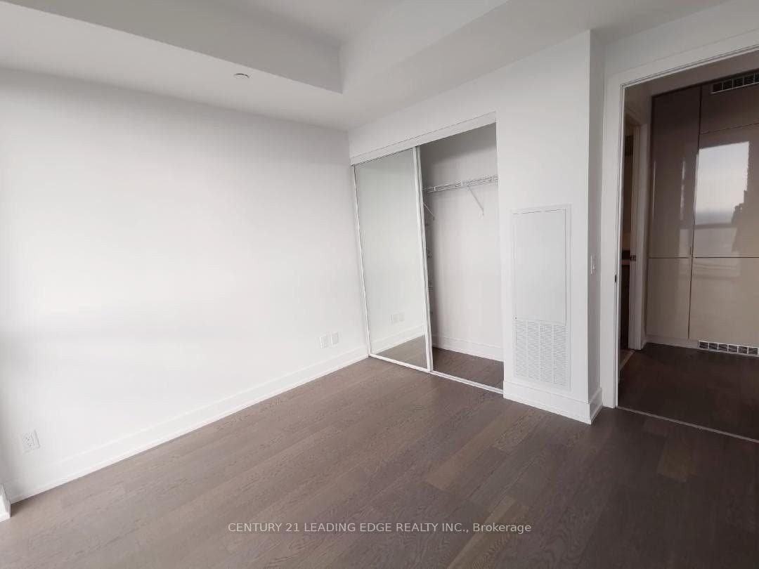 7 Grenville Street Unit 2012 photo 6