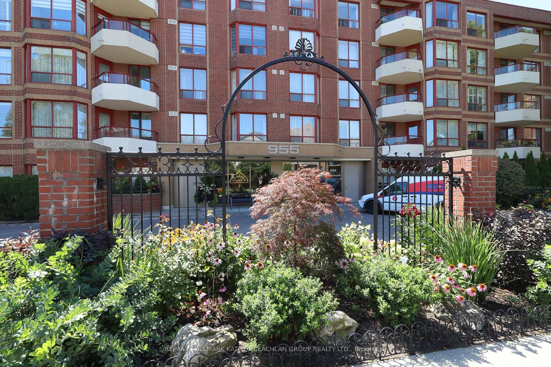955 Millwood Road Unit 421 photo 1