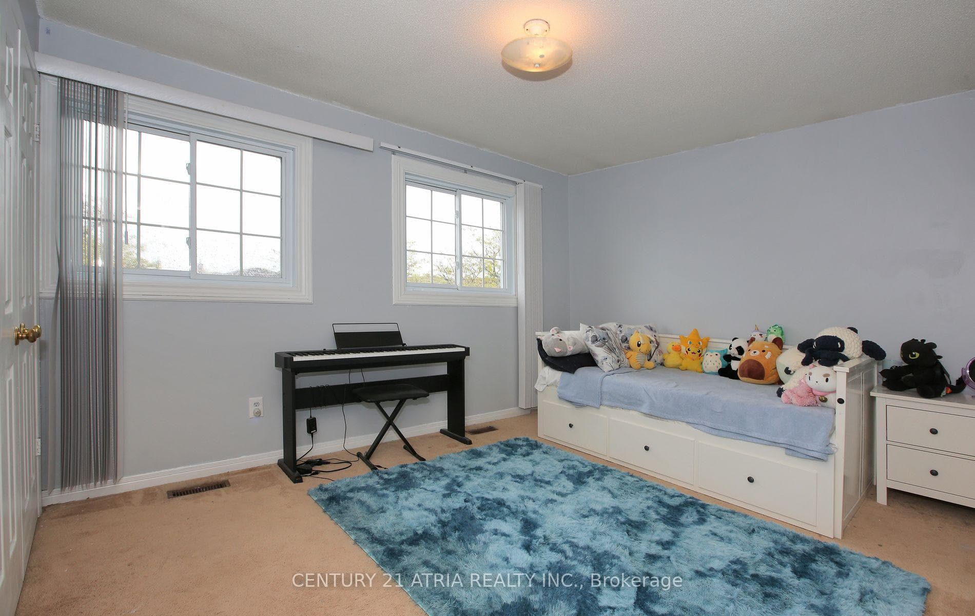 153 Stather Crescent photo 14
