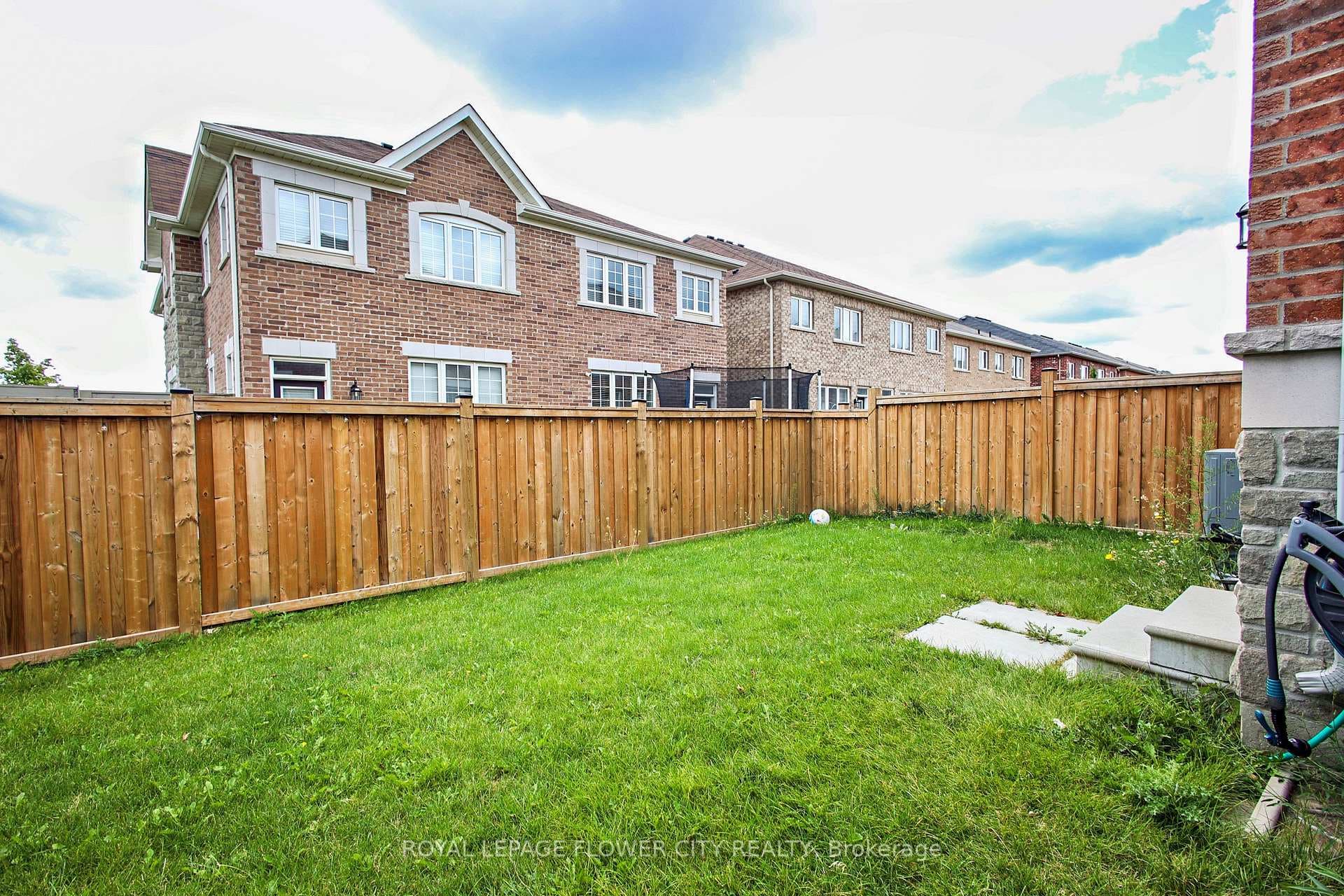 81 Baffin Crescent photo 41