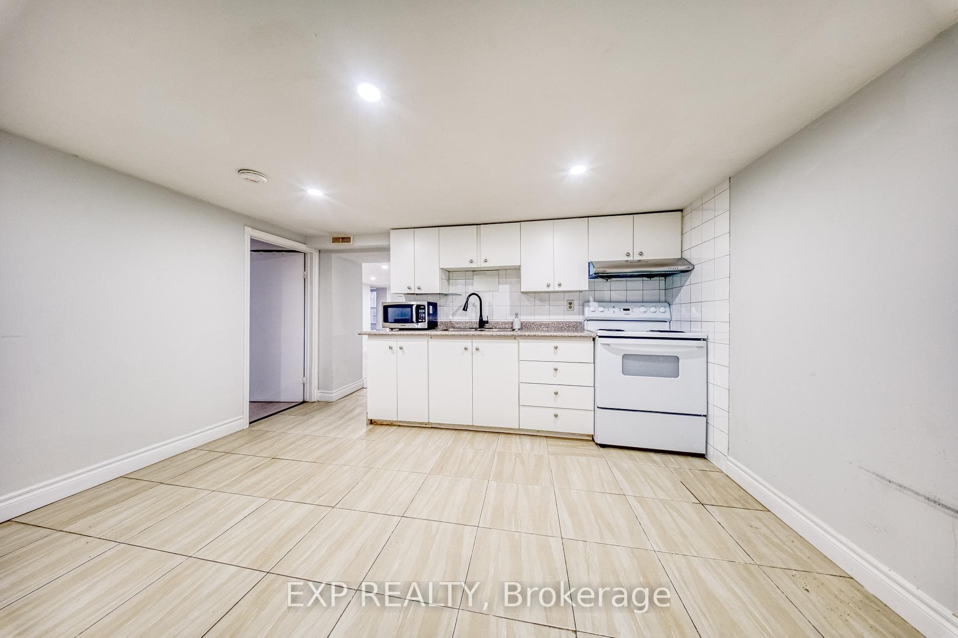 1678 Kingston Road Unit Lower photo 9