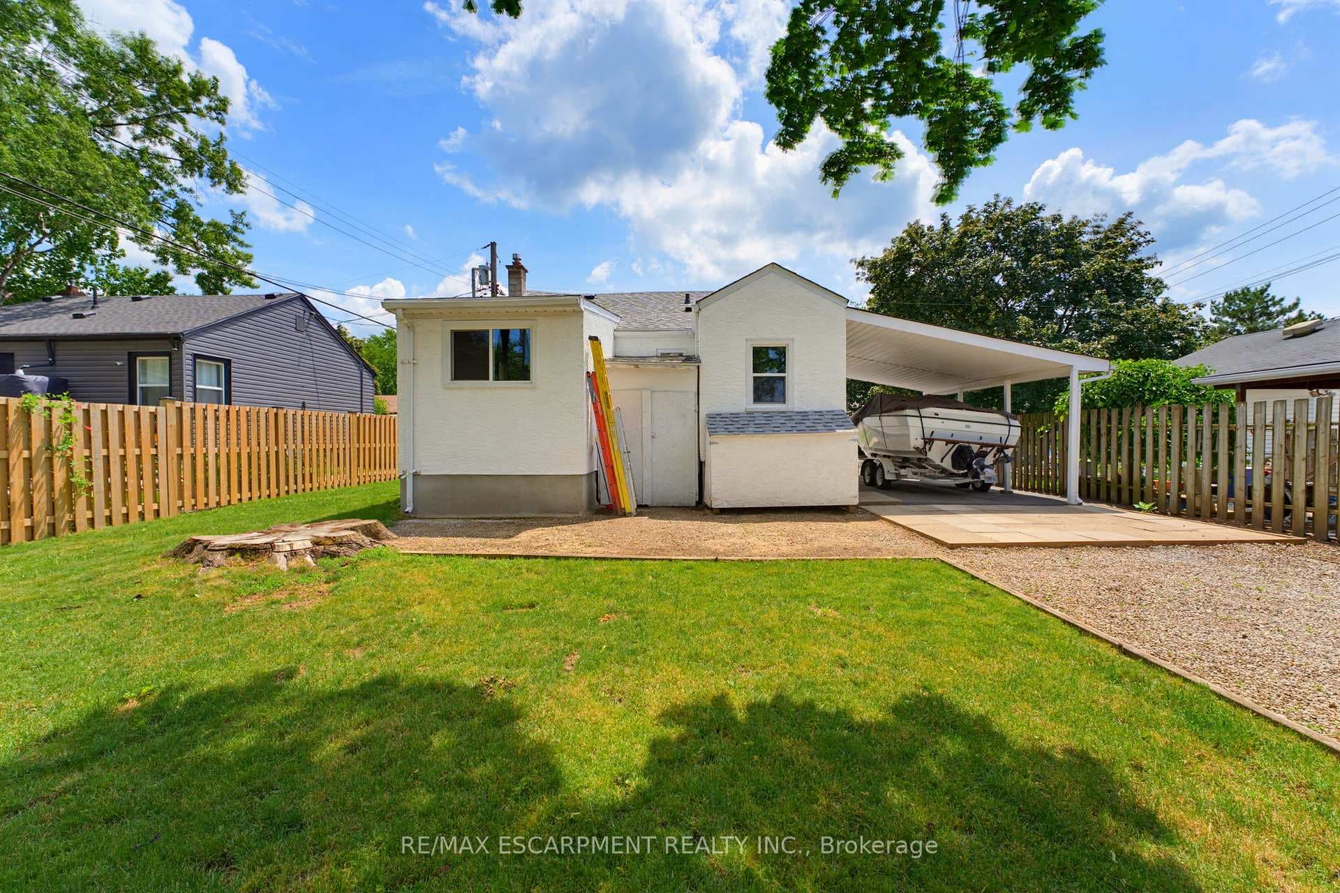 1 Byron Place photo 26