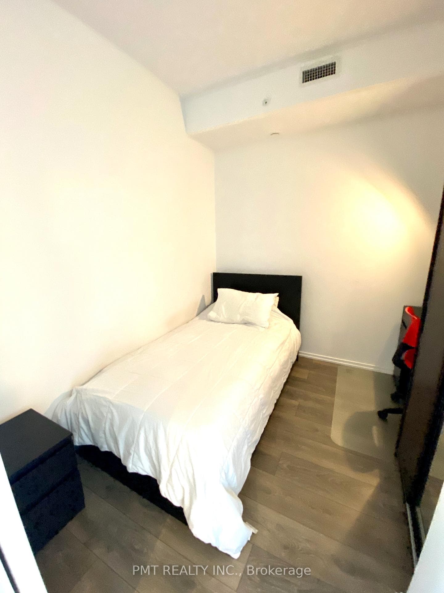 125 Peter Street Unit 2711 photo 8