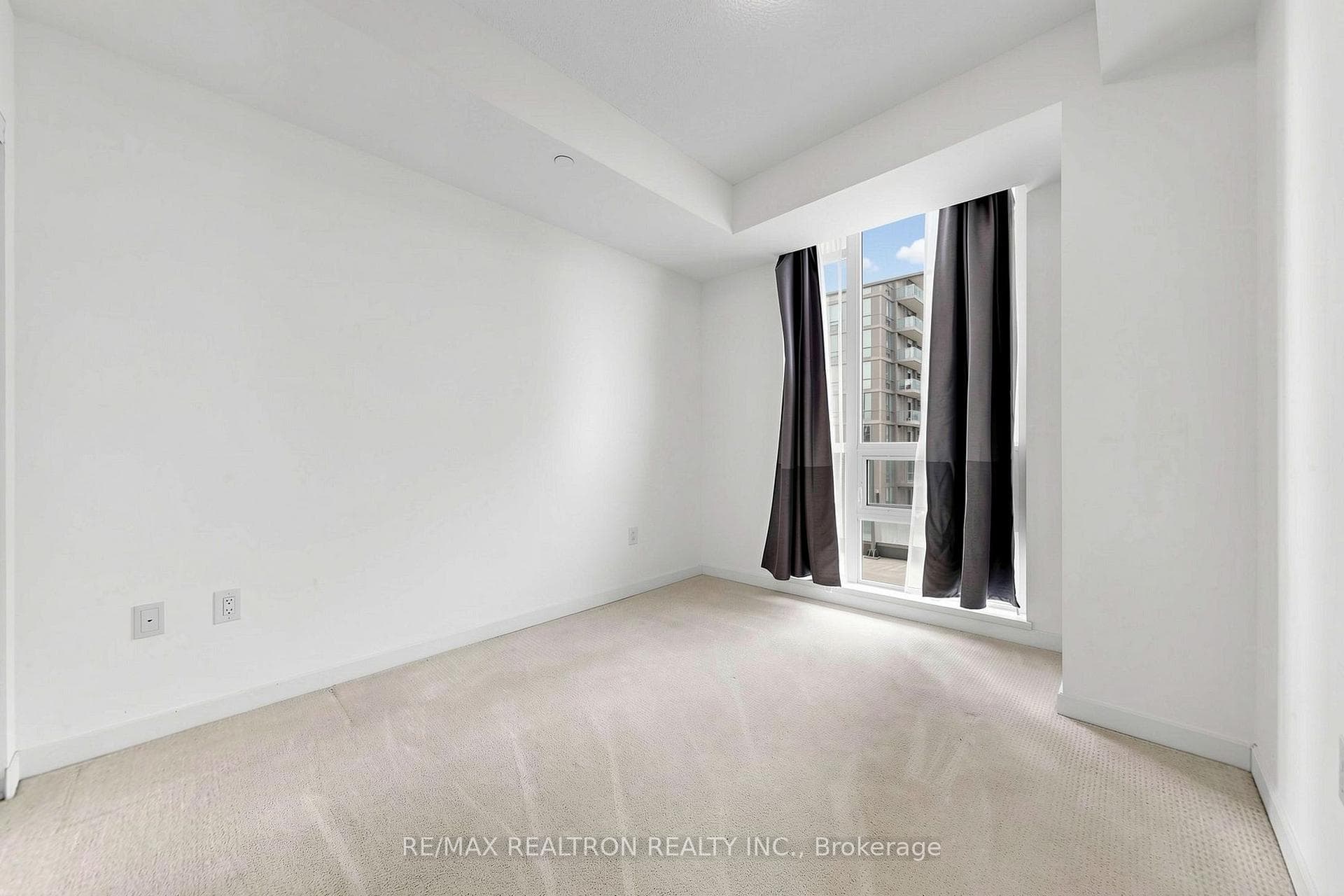 62 Forest Manor Road Unit 606 photo 18