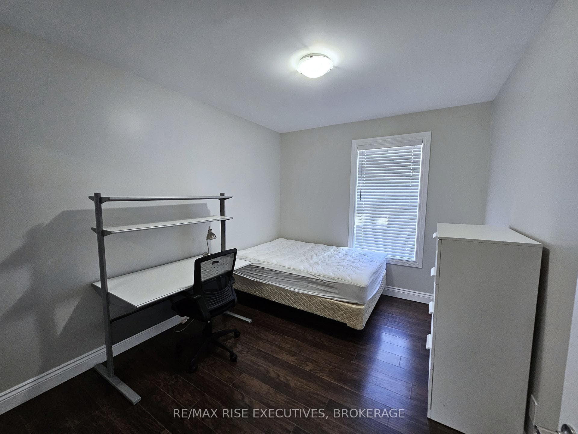 524 Frontenac Street photo 26