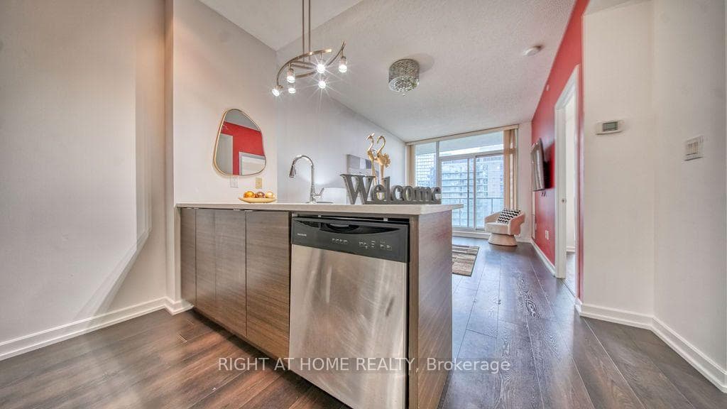 62 Forest Manor Road Unit 1808 photo 21