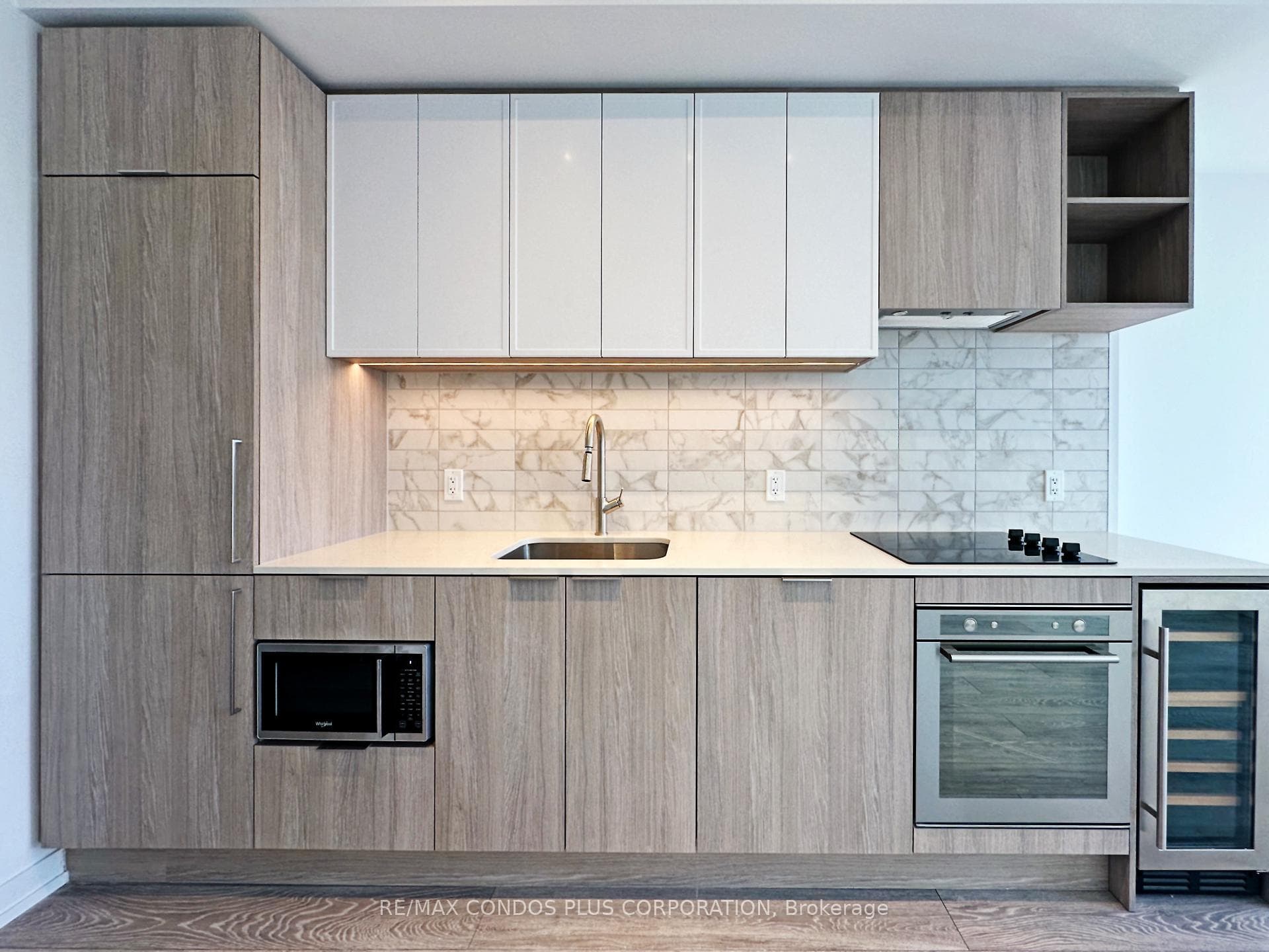 2020 Bathurst Street Unit 1117 photo 6
