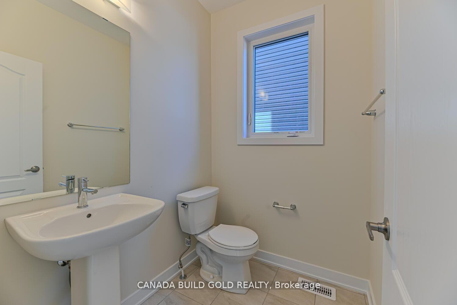 61 Starboard Crescent photo 14