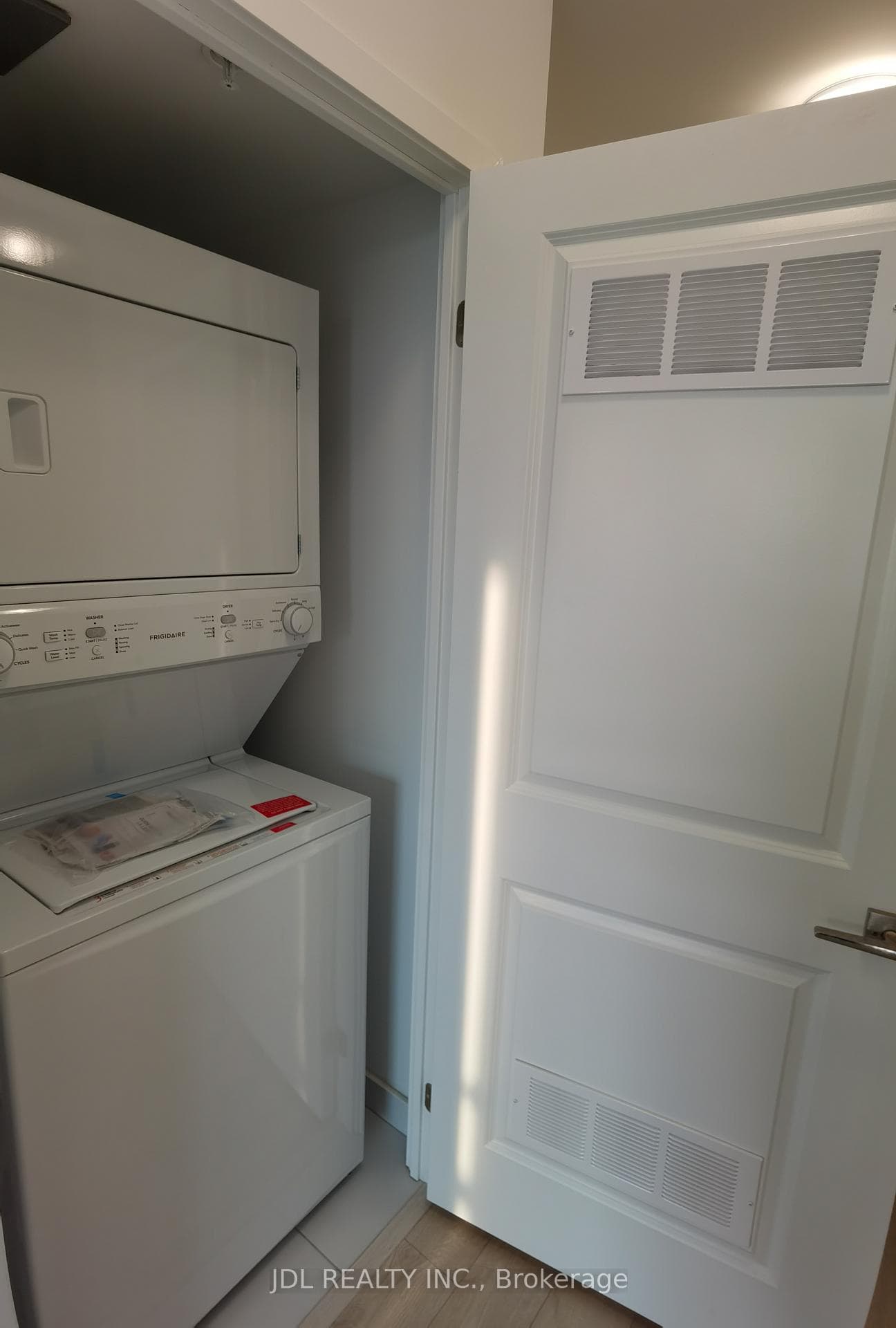 75 Oneida Crescent Unit 1510 photo 11