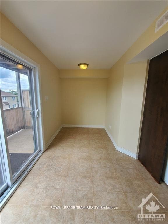 555 CHAPMAN MILLS Drive Unit B photo 8